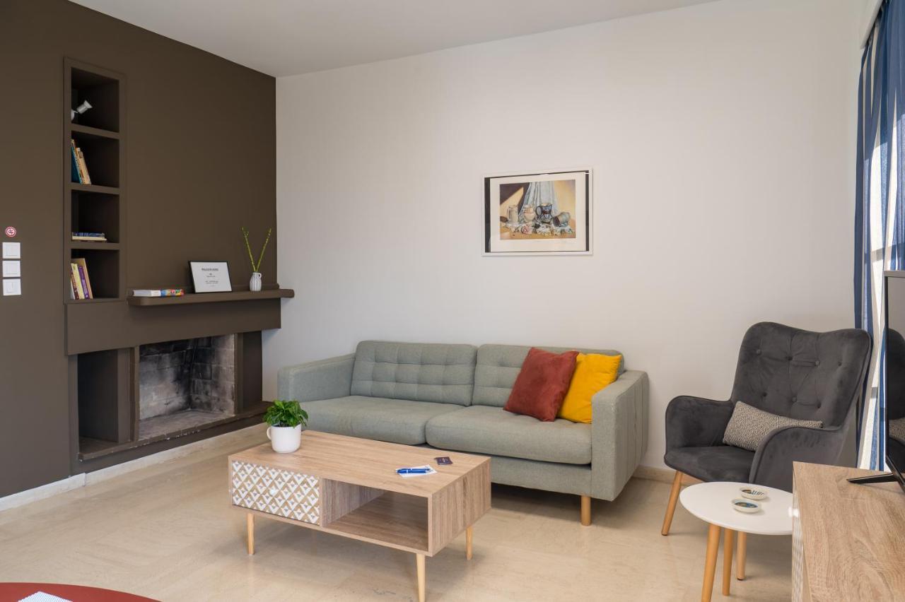 Chroma Lodge Rafina ภายนอก รูปภาพ