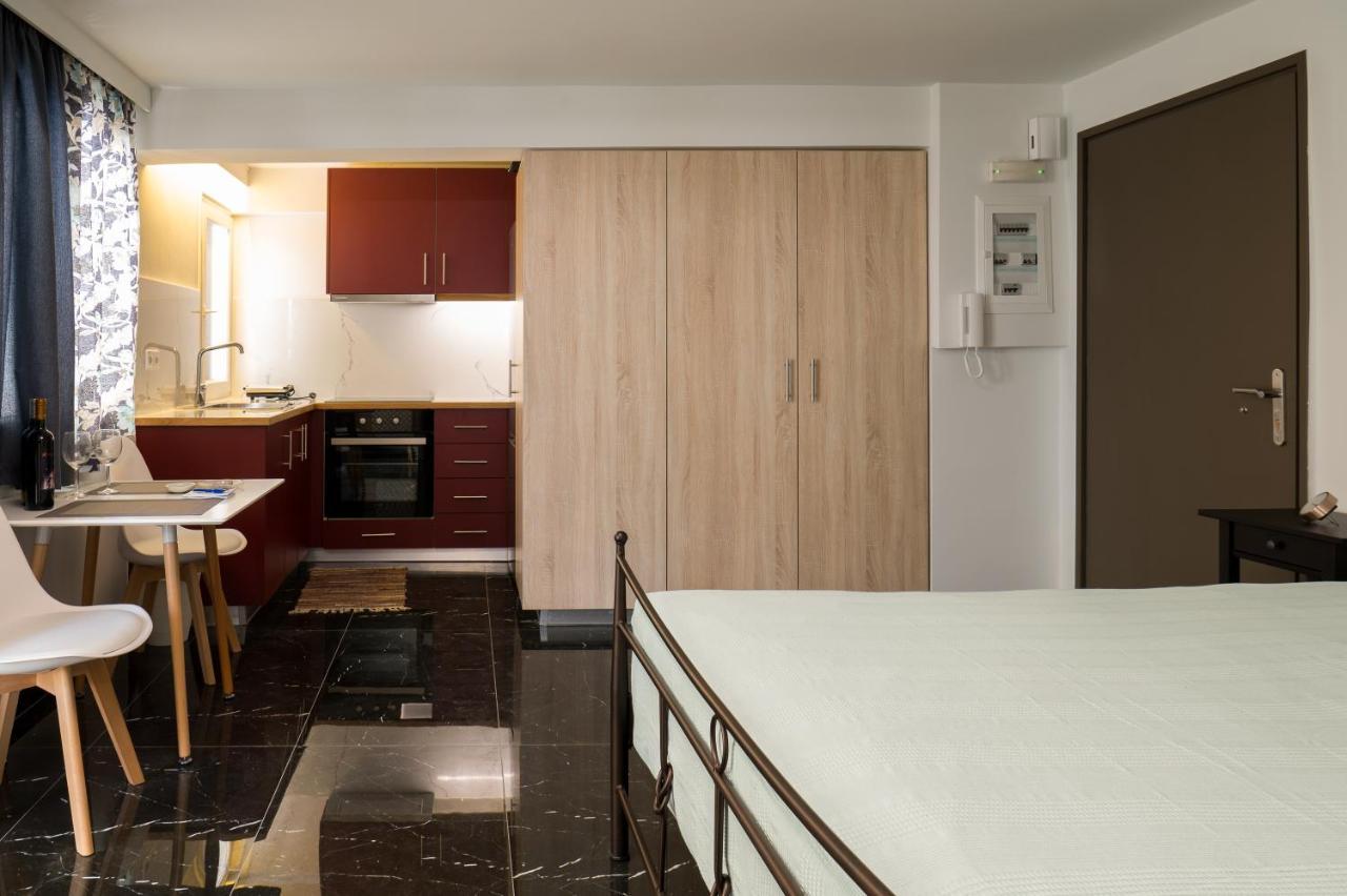 Chroma Lodge Rafina ภายนอก รูปภาพ